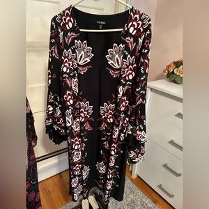Plus Size Dressbarn Rox & Ali black and red floral long bell sleeve dress.